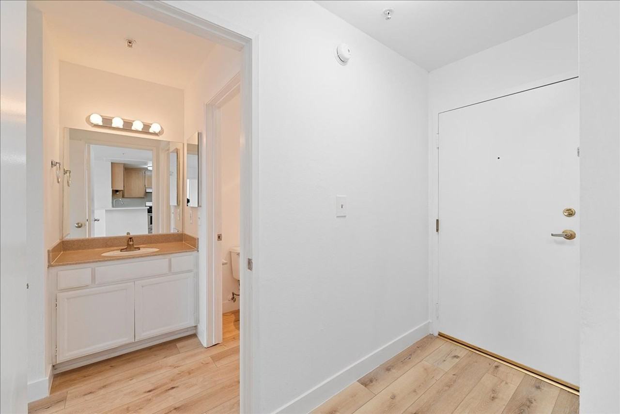 1785 Beloit Ave - Photo 2 of 18