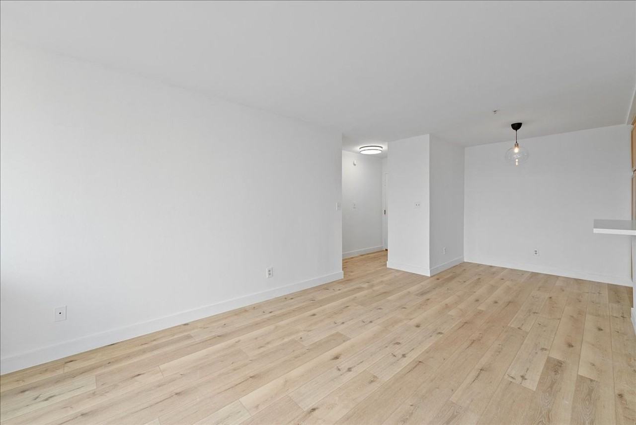 1785 Beloit Ave - Photo 6 of 18