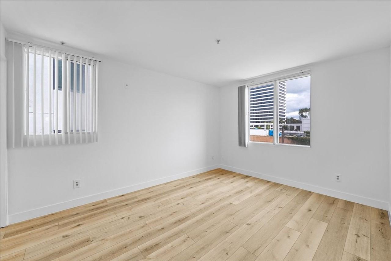 1785 Beloit Ave - Photo 7 of 18