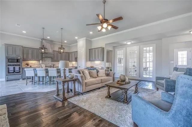 1017 Merion Dr #NA - Photo 6 of 38