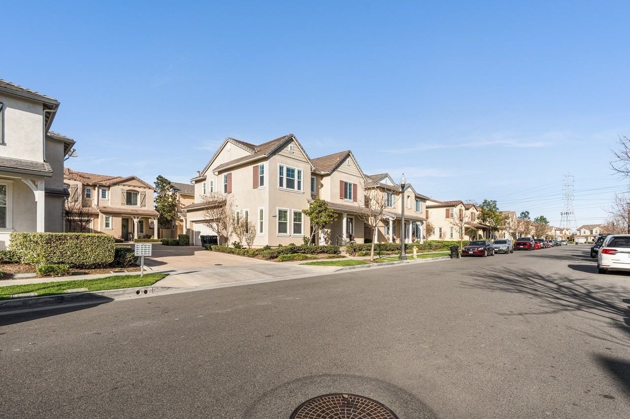 3109 E Chip Smith Way #NA - Photo 3 of 32