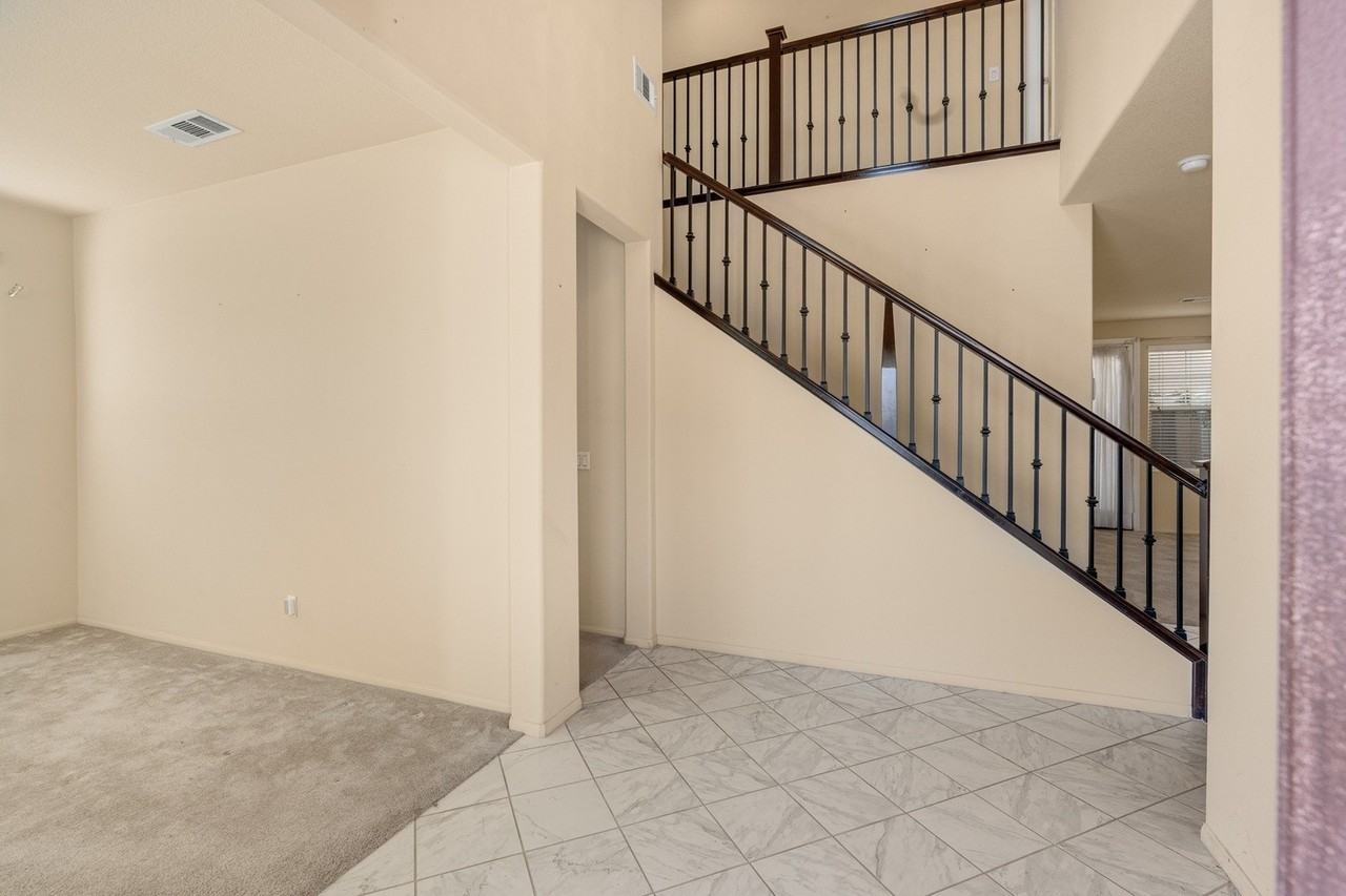 3109 E Chip Smith Way #NA - Photo 5 of 32