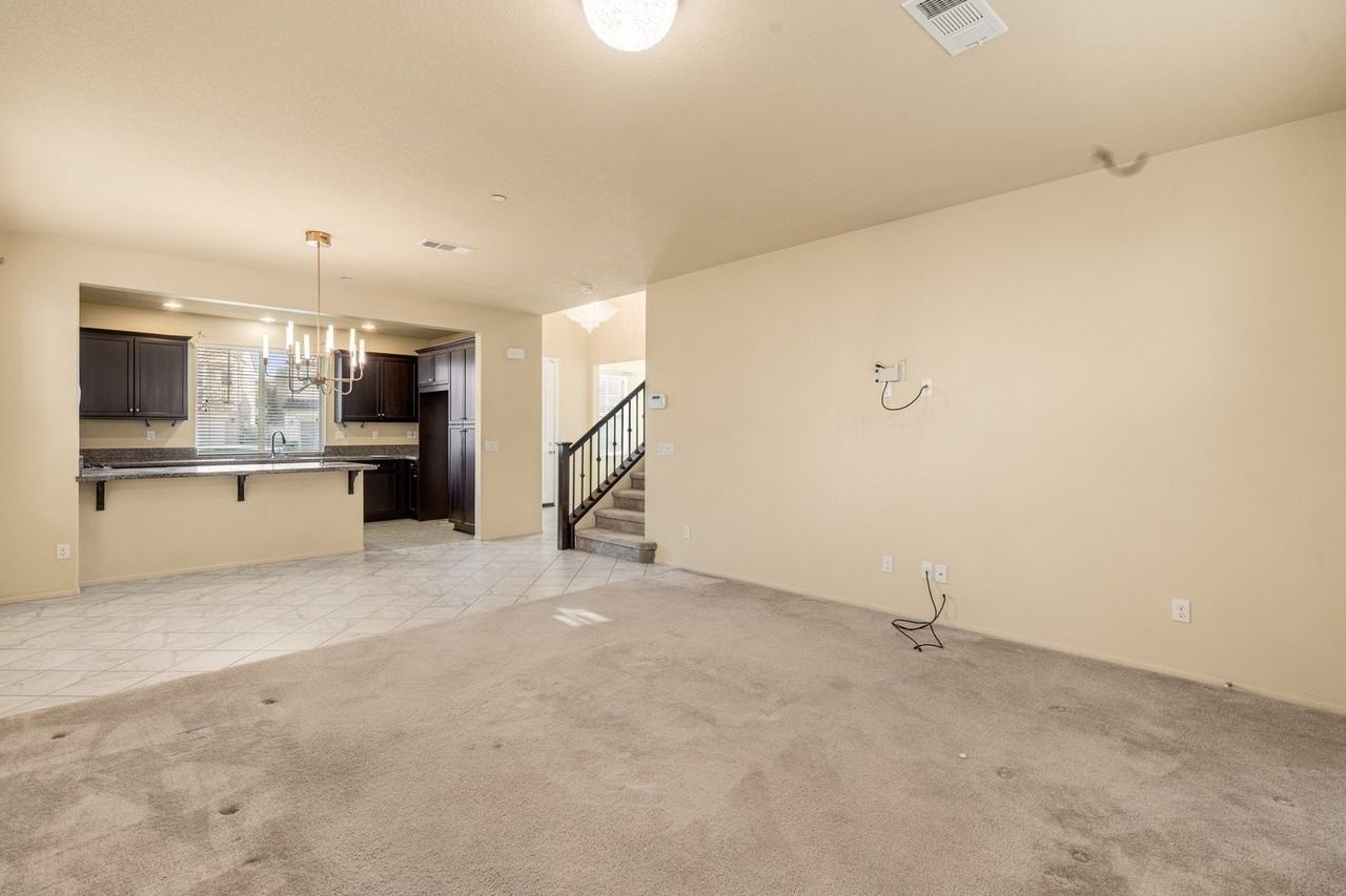 3109 E Chip Smith Way #NA - Photo 6 of 32