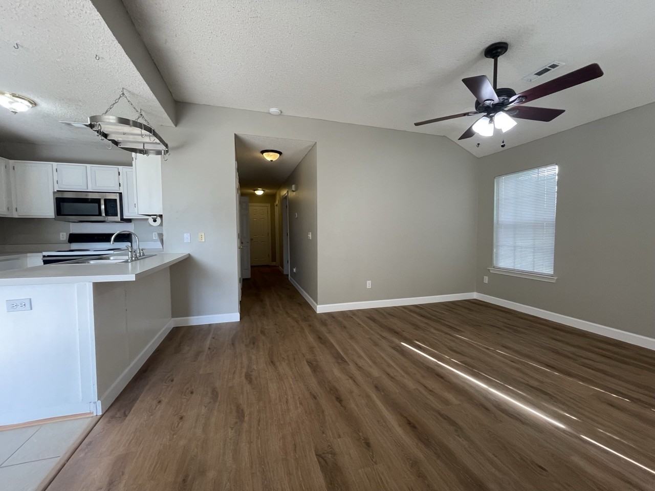 2615 Meadow Lake St #NA - Photo 3 of 15