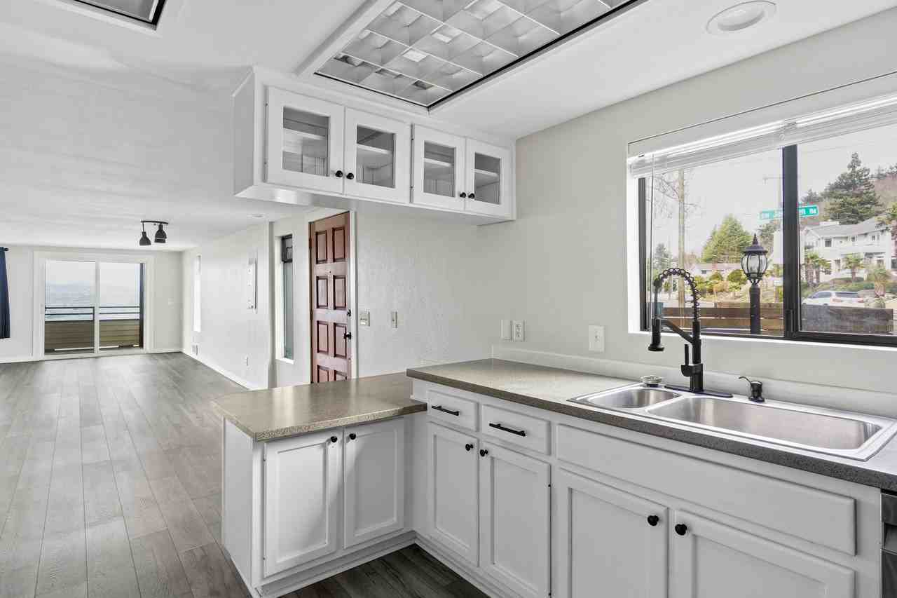 4703 Beach Dr Sw - Photo 3 of 21