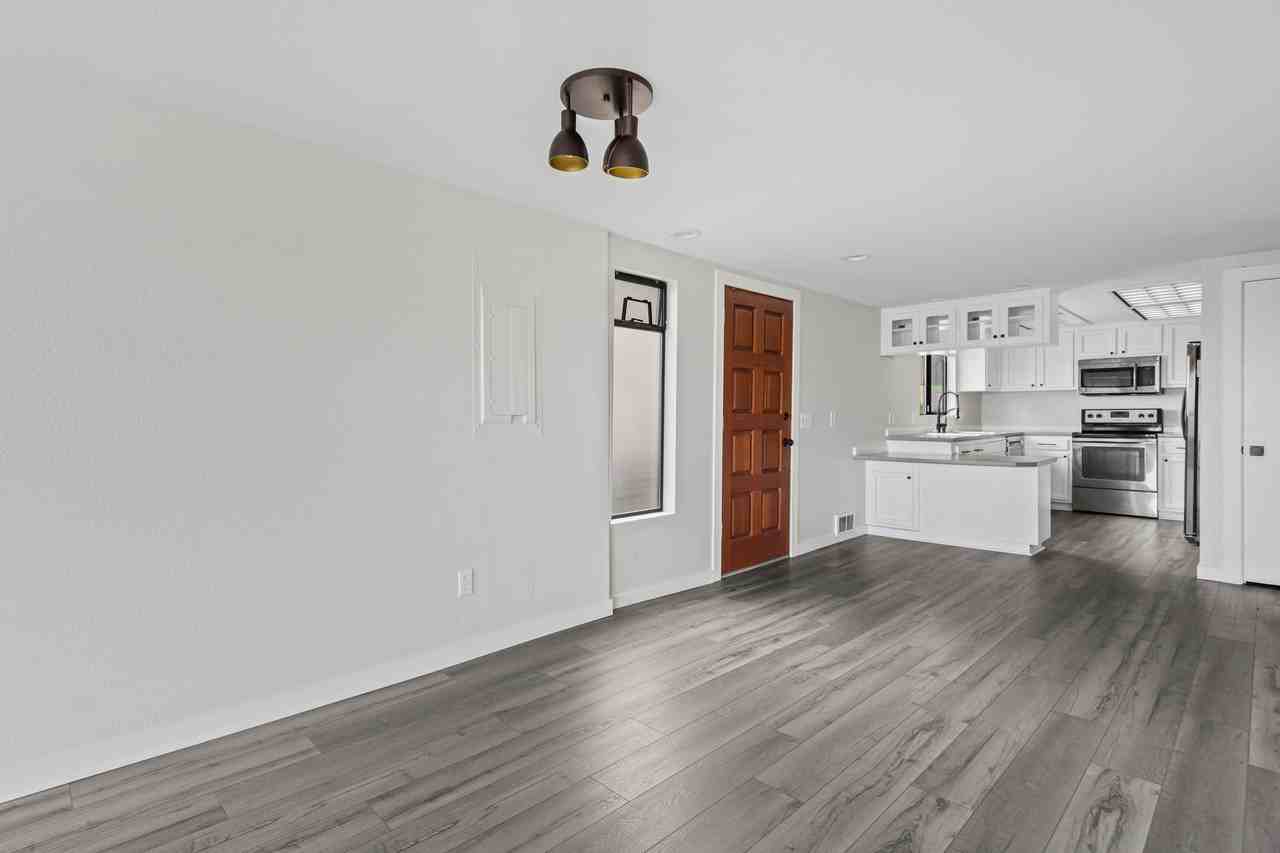 4703 Beach Dr Sw - Photo 6 of 21