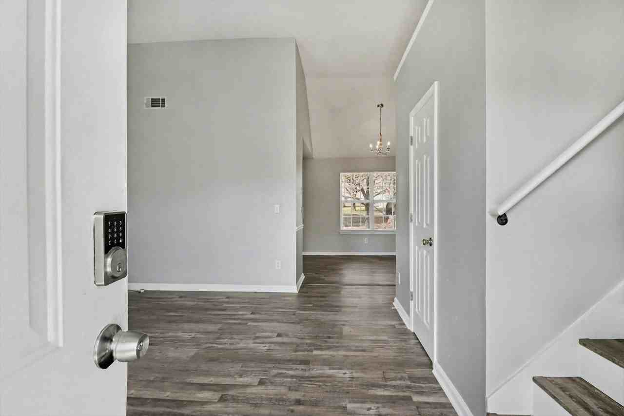 2839 Rambling Way - Photo 4 of 28