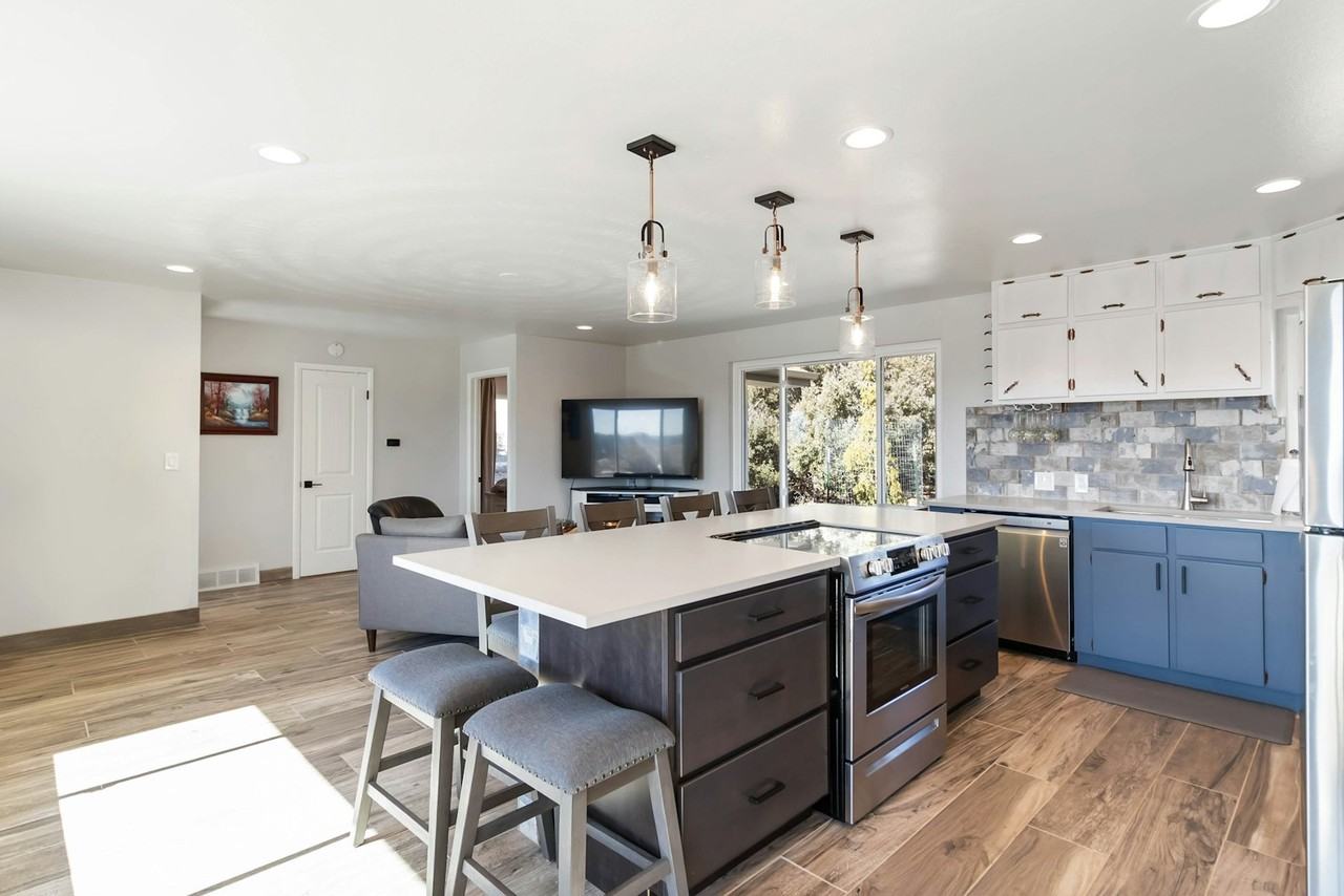 1611 Evalena Road - Photo 3 of 28