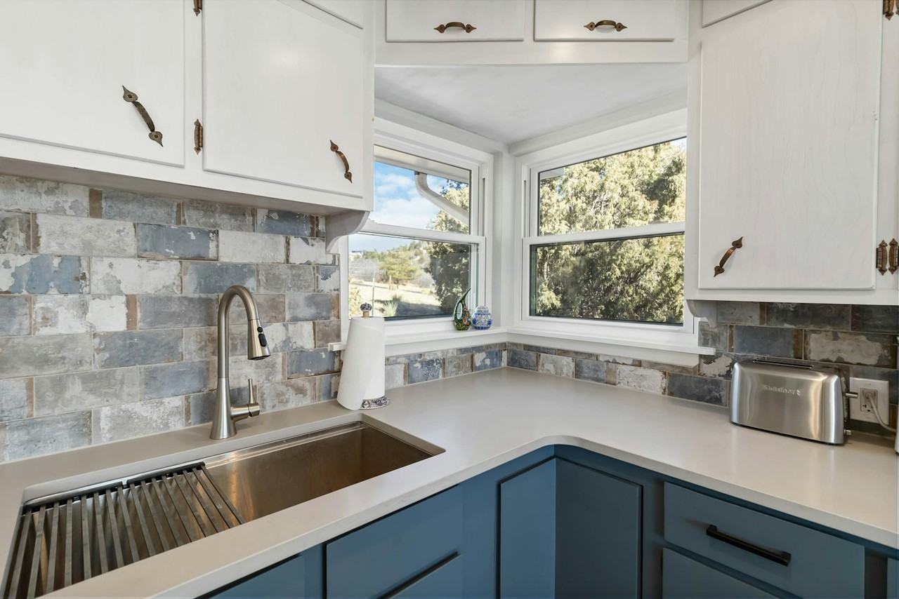 1611 Evalena Road - Photo 4 of 28