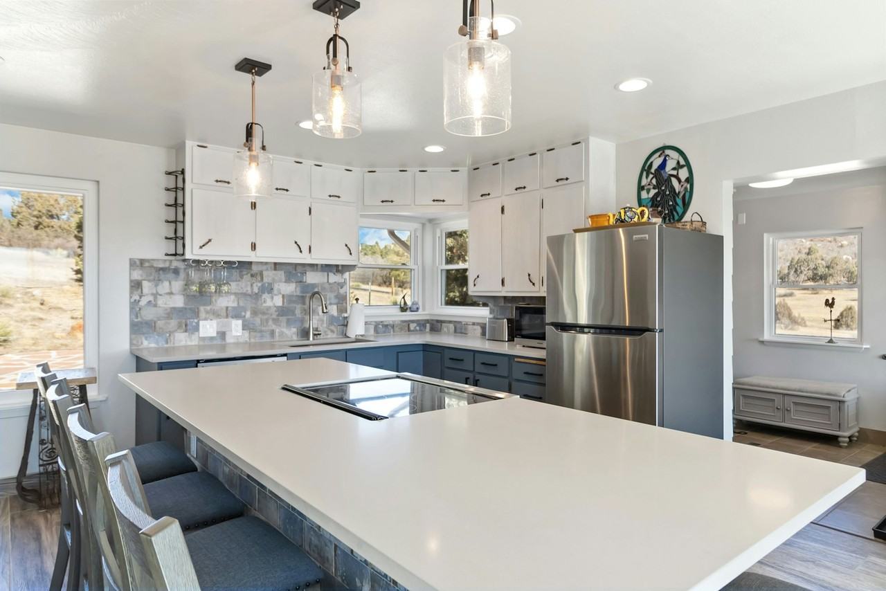 1611 Evalena Road - Photo 5 of 28