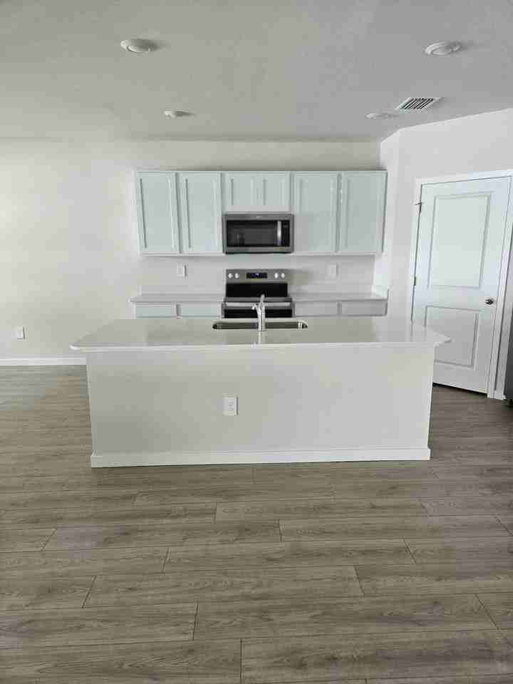 707 NW Second Lane - Photo 7 of 17