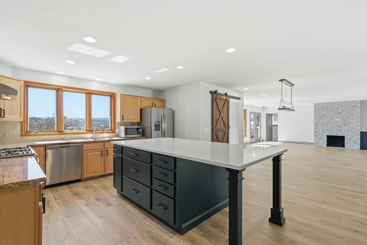 4002 Home Street - Photo 2 of 39