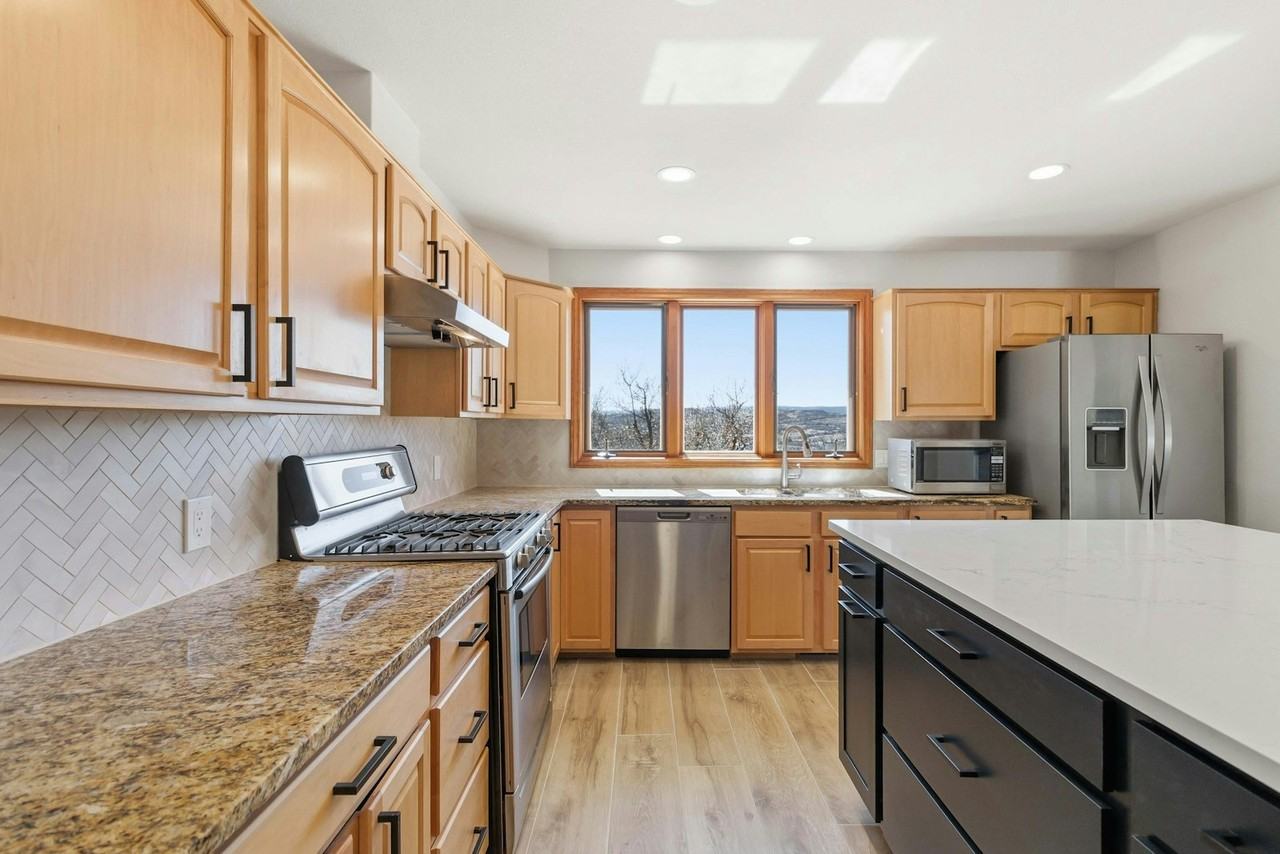 4002 Home Street - Photo 4 of 39