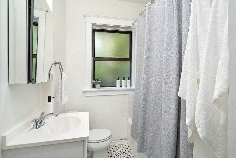 2027-2029 Alfred Avenue, Unit 2029 A - Photo 2 of 9