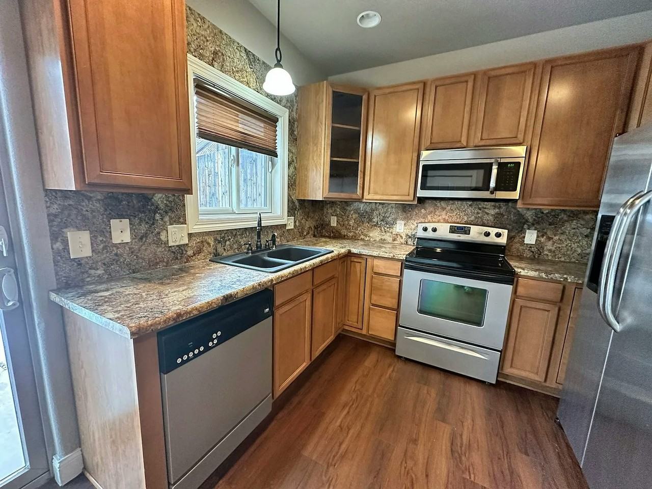 1111 Anamosa St, Unit 2 - Photo 3 of 14