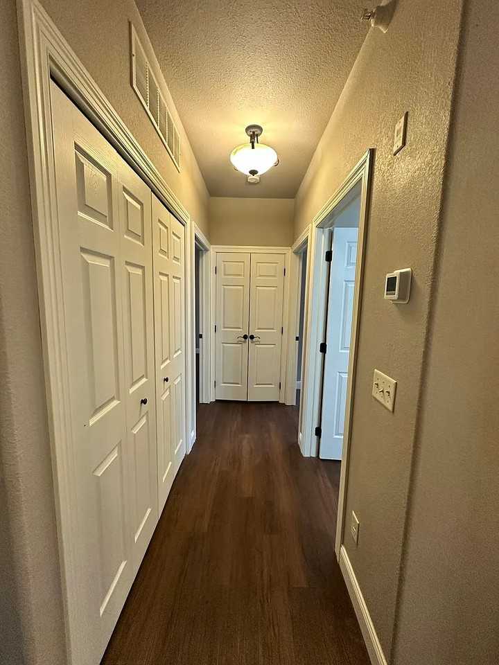 1111 Anamosa St, Unit 2 - Photo 7 of 14