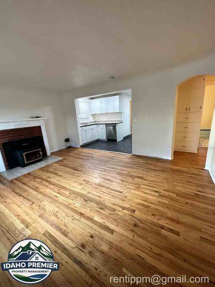 709 N Stanley St #1 - Photo 3 of 22