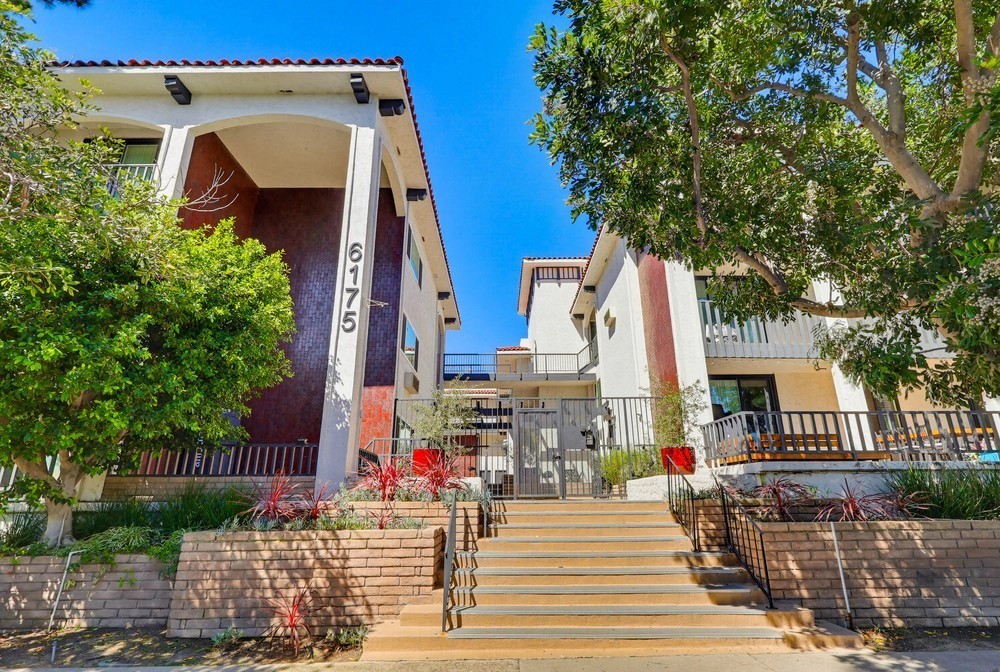 6175 Canterbury - Photo 2 of 50