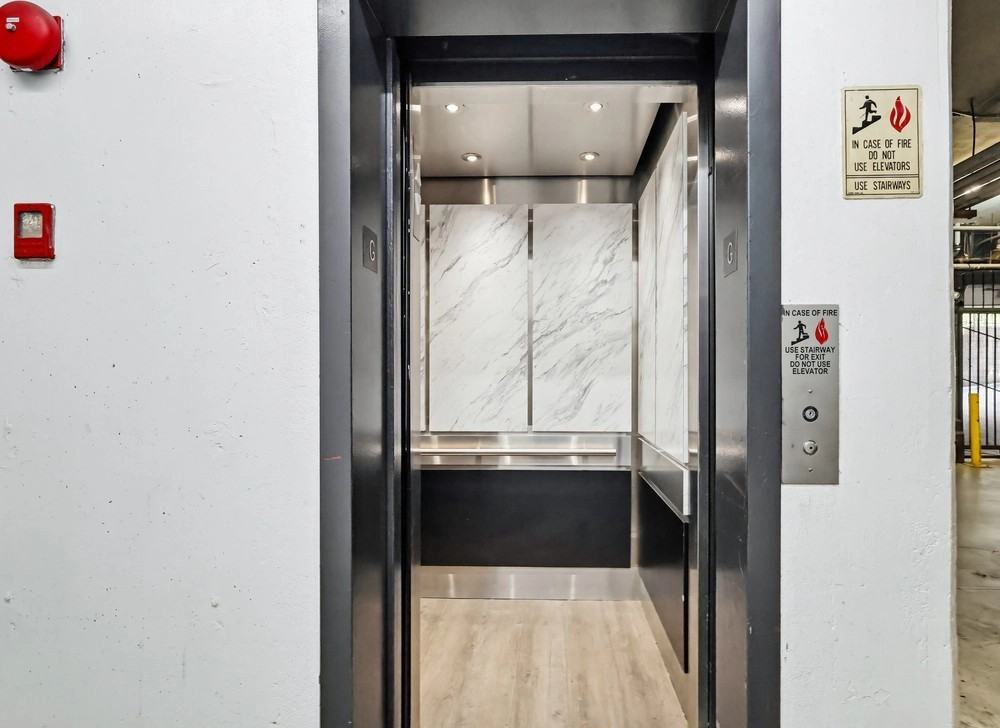 6175 Canterbury - Photo 4 of 50