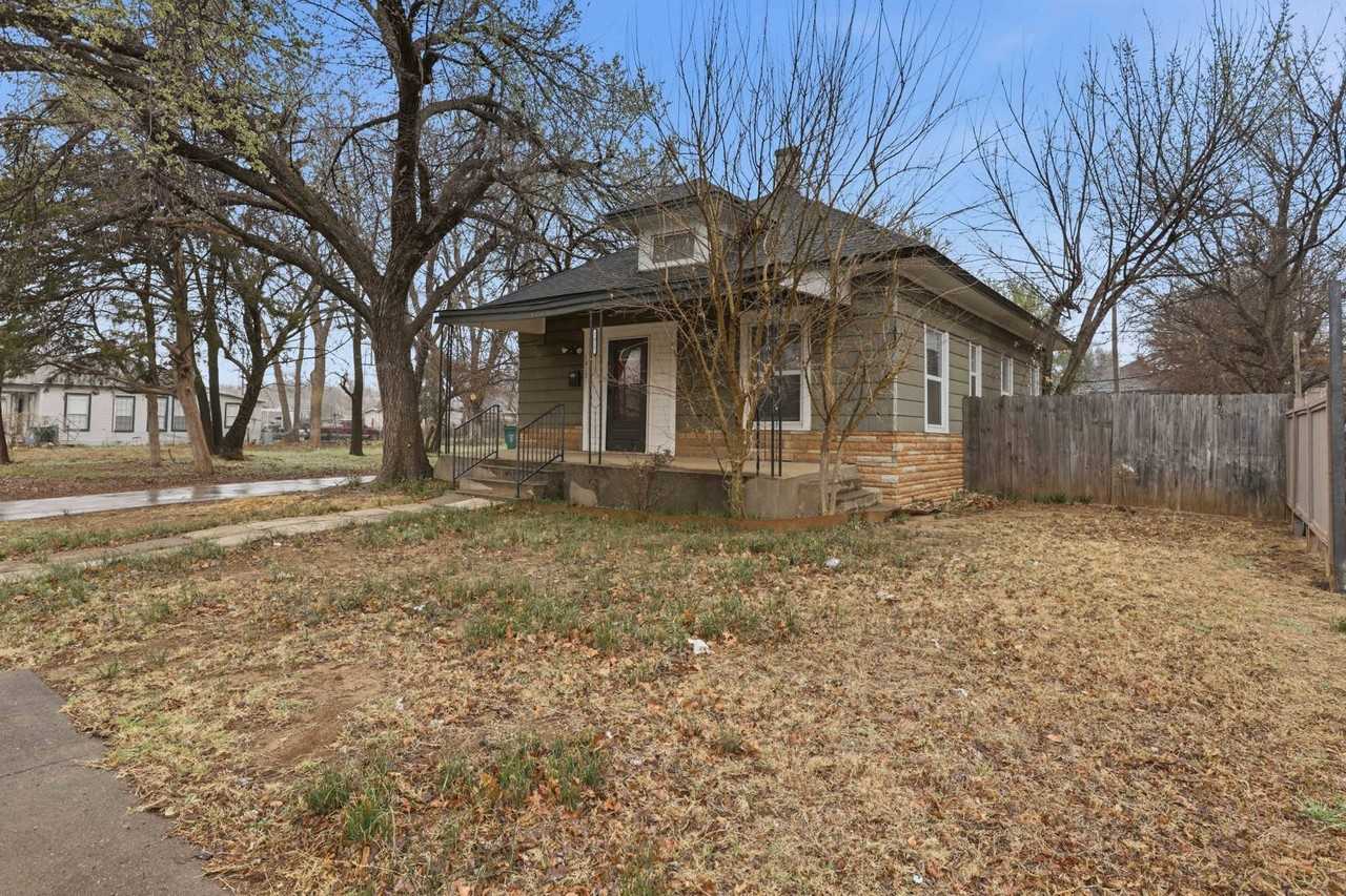 1617 Nw 7th St #1 - Photo 4 of 31