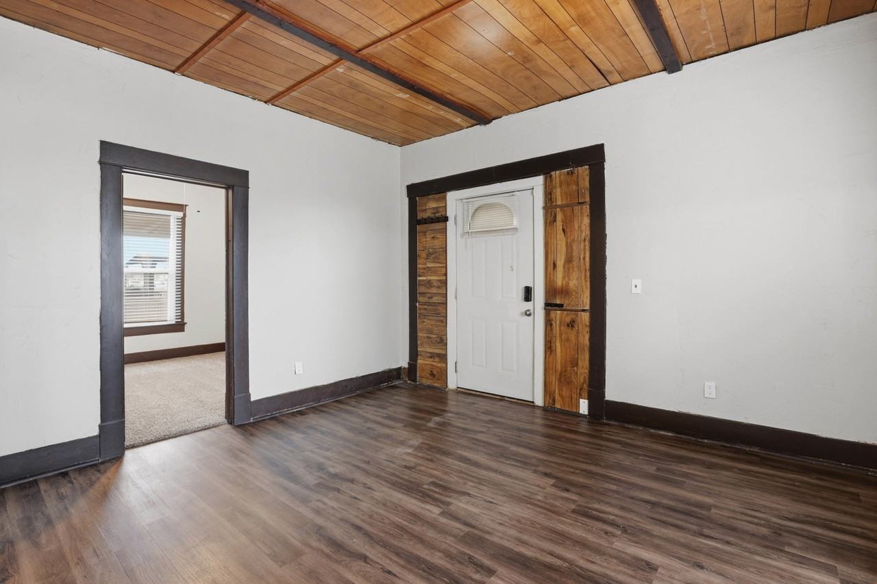 1617 Nw 7th St #1 - Photo 7 of 31