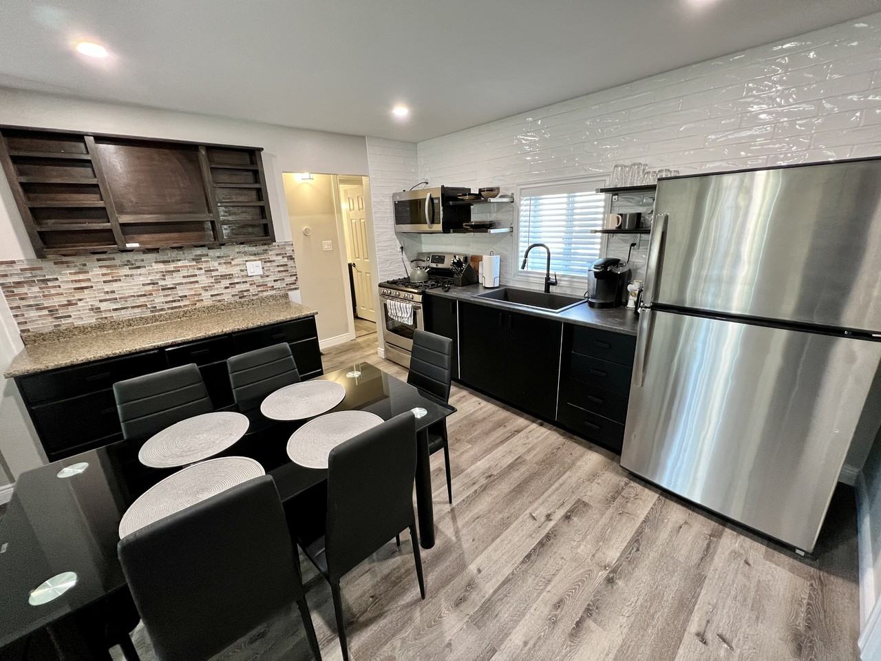 600 Park St W #1A - Photo 4 of 12