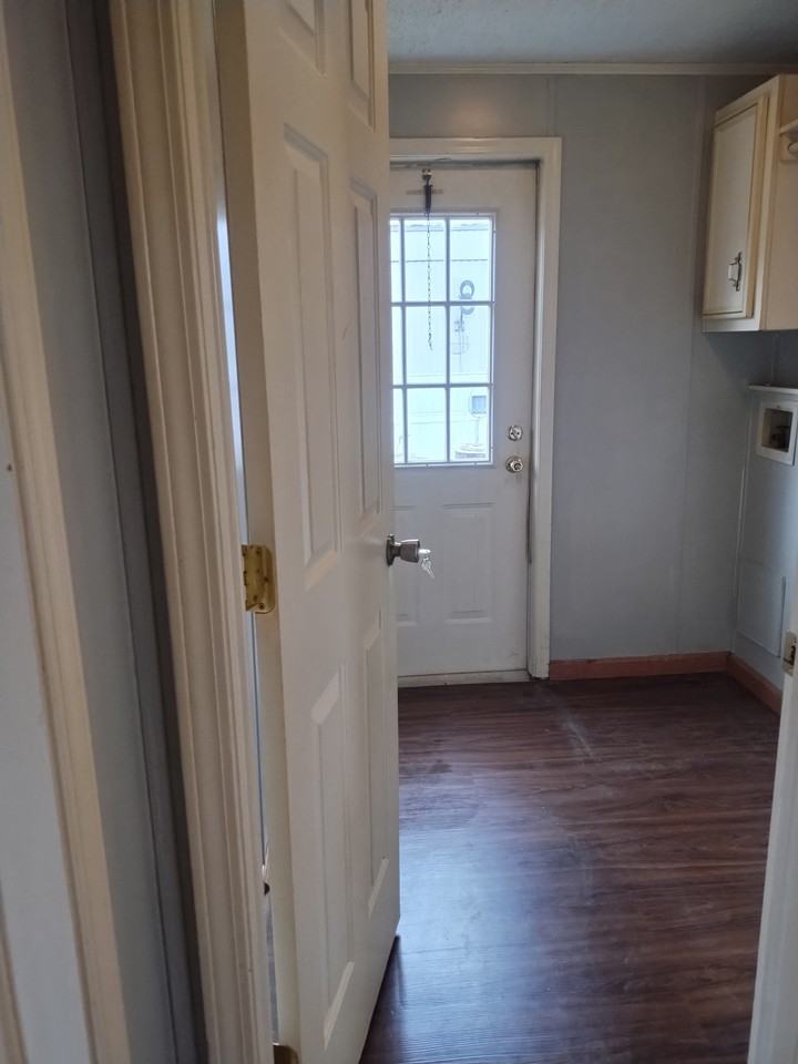 454 Golden Way Dr #454R - Photo 4 of 11