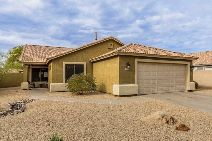 29424 N 51st St #1 - Photo 2 of 31