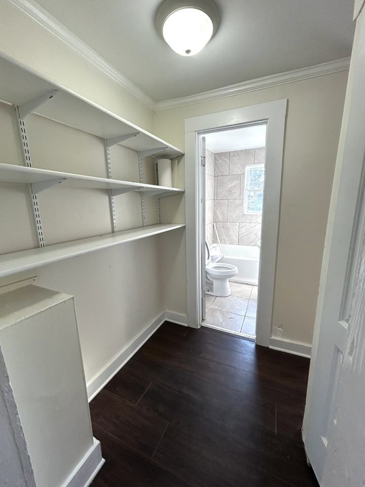 1212 Fisher St #1 - Photo 5 of 12