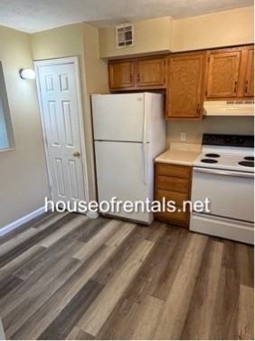 255 McNeil St - Photo 2 of 13