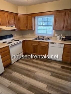 255 McNeil St - Photo 3 of 13