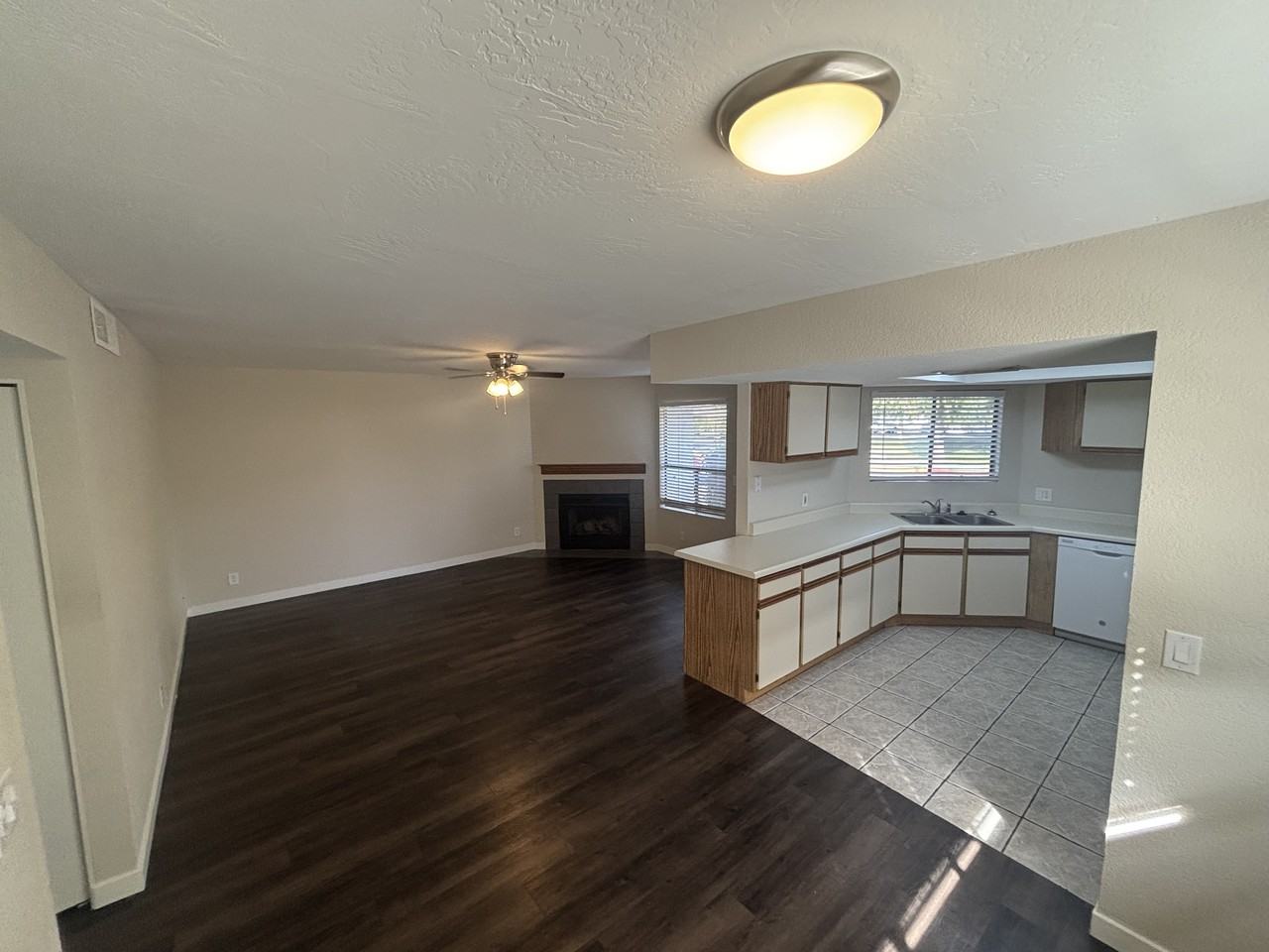 P499 1444 North Recker Road - Photo 4 of 19