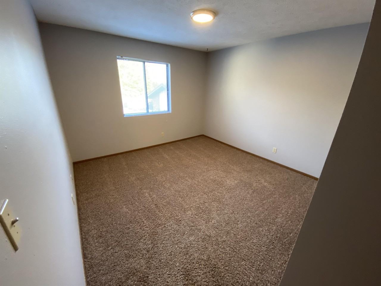 5820 S 52nd St - Photo 6 of 11