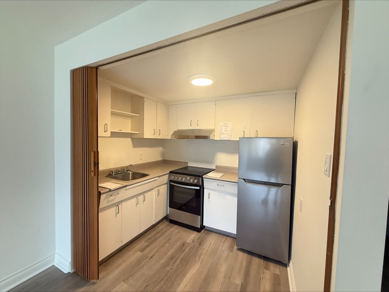 908 Cook St #204 - Photo 5 of 35