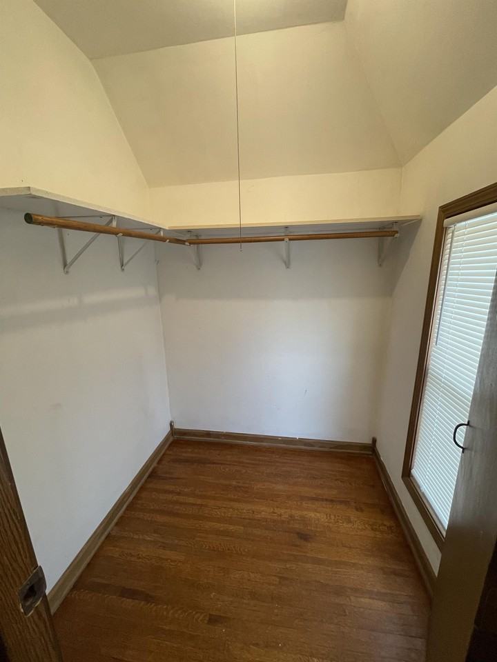 1043 Woodlawn Avenue #17 - Photo 4 of 6