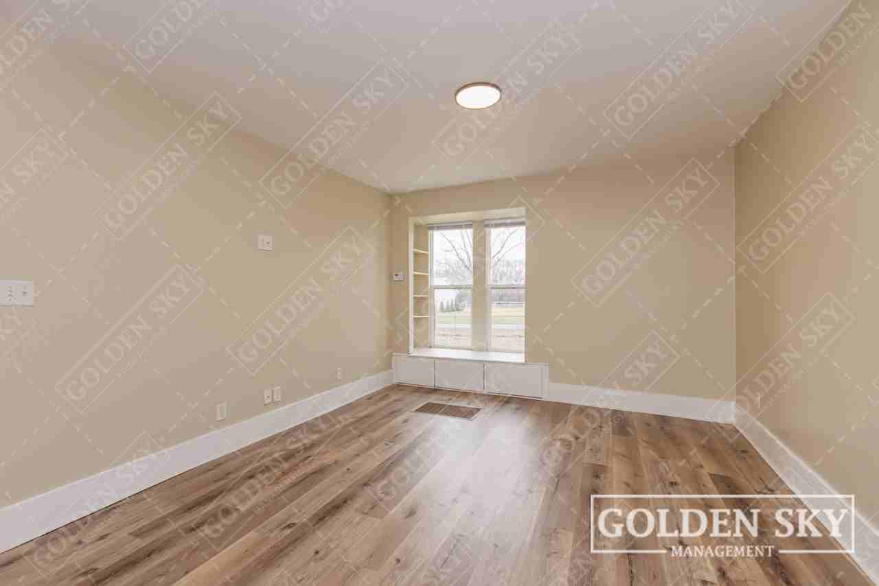 240 South Main Street - Photo 4 of 15