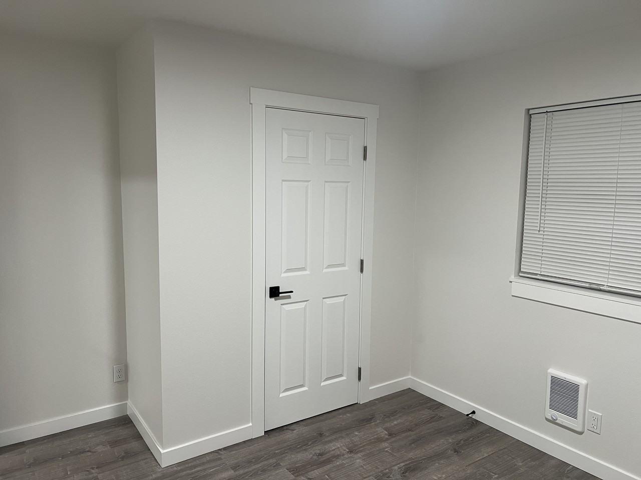 34231 Riverside Drive - Photo 2 of 11