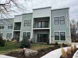 featured image of 1733 Massachusetts St