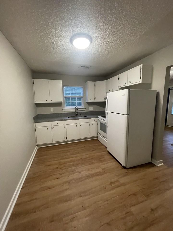 1901 Success Street - Photo 3 of 15