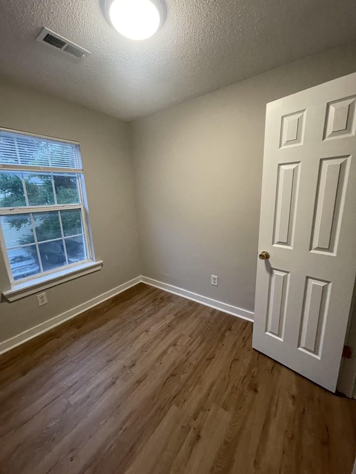 1901 Success Street - Photo 6 of 15