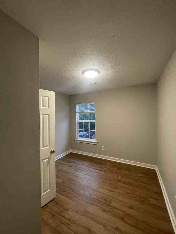 1901 Success Street - Photo 7 of 15