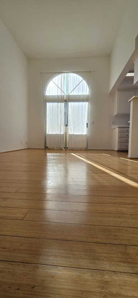 Glendale Blvd (2305) - Photo 6 of 18