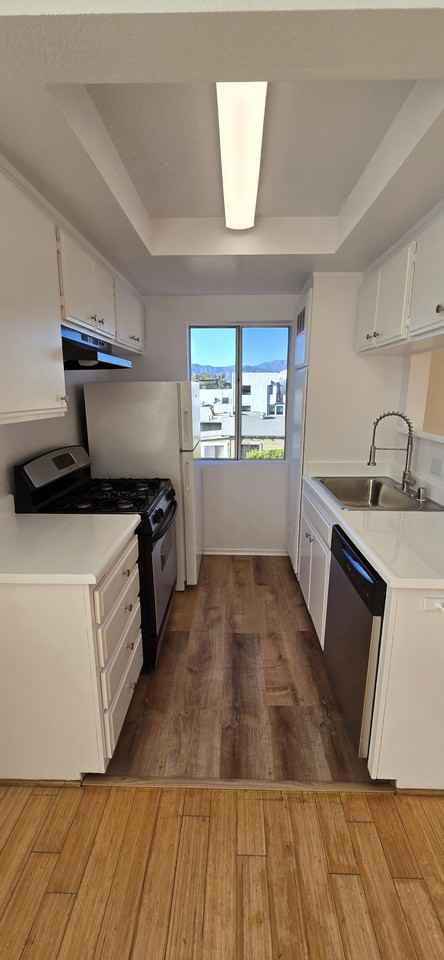 Glendale Blvd (2305) - Photo 7 of 18