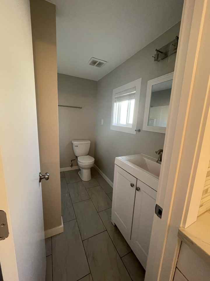 5009 Northeast Hazel Dell Avenue - Photo 3 of 12