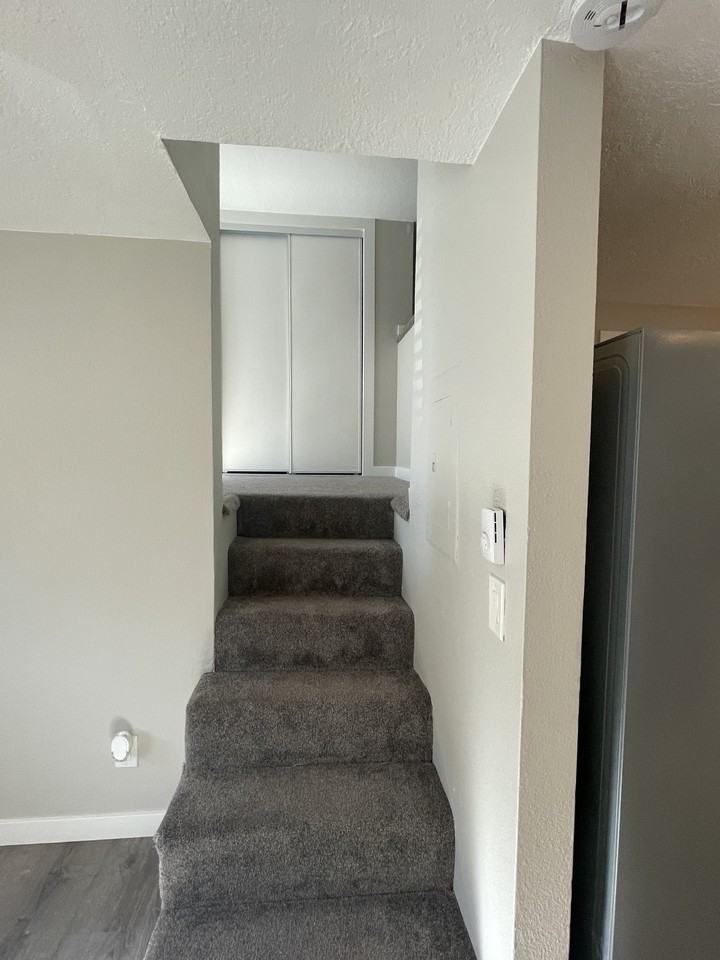 5009 Northeast Hazel Dell Avenue - Photo 4 of 12