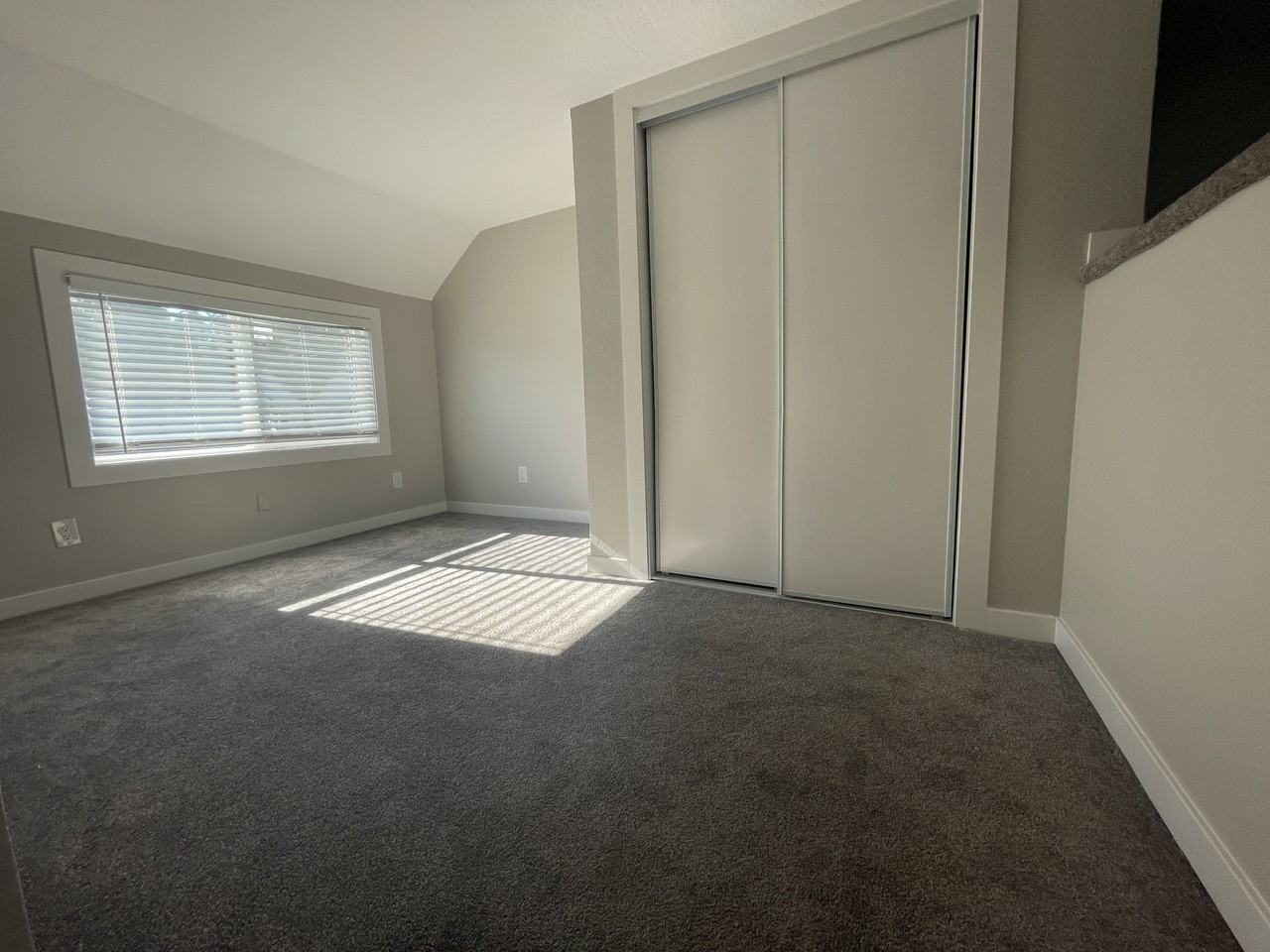 5009 Northeast Hazel Dell Avenue - Photo 5 of 12