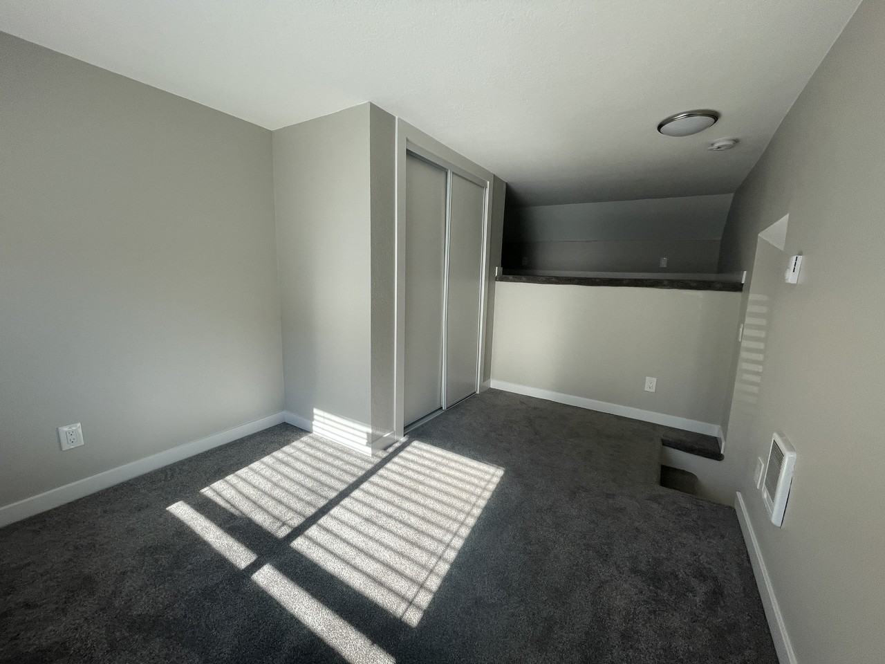 5009 Northeast Hazel Dell Avenue - Photo 7 of 12