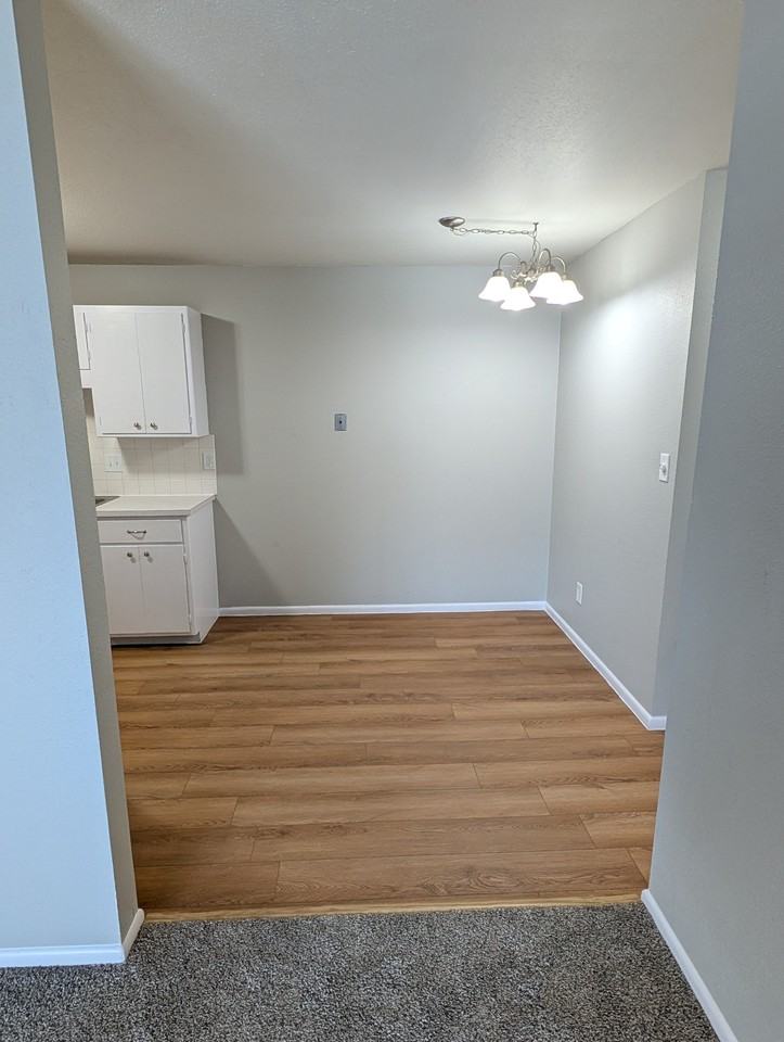 809 East Cavour Avenue - Photo 2 of 8