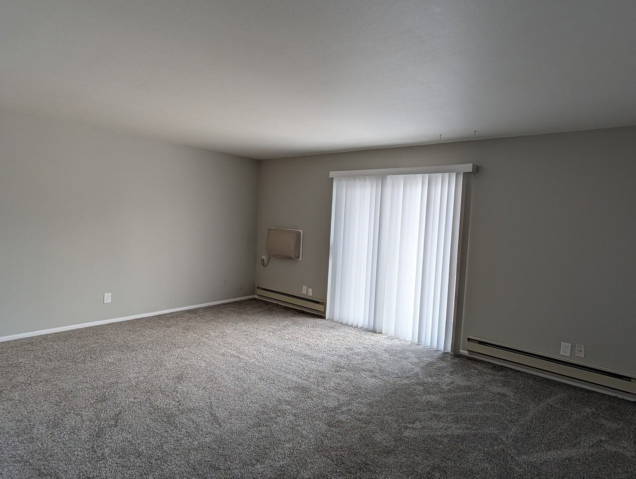 809 East Cavour Avenue - Photo 5 of 8