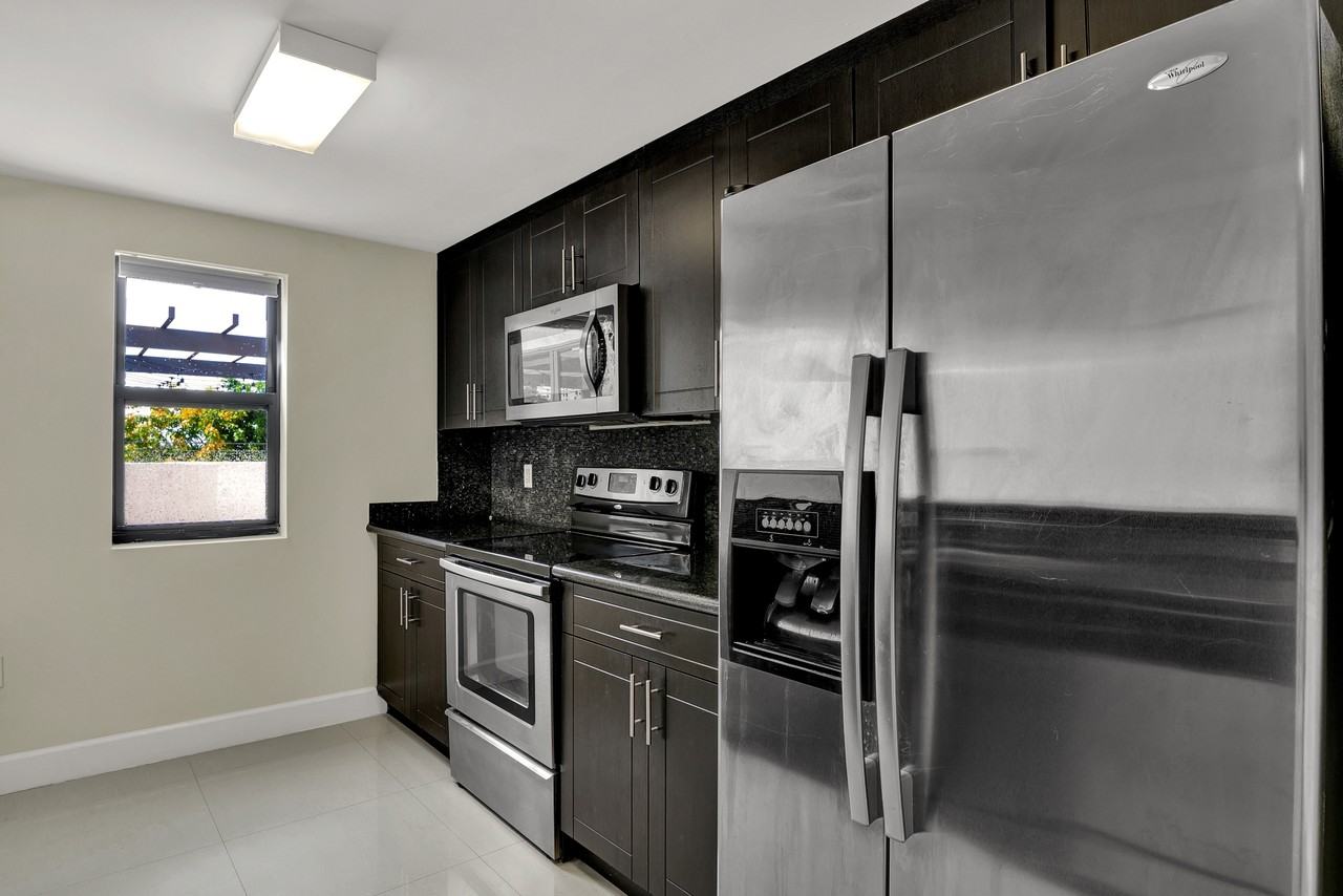 838 Salzedo St. - Photo 3 of 20